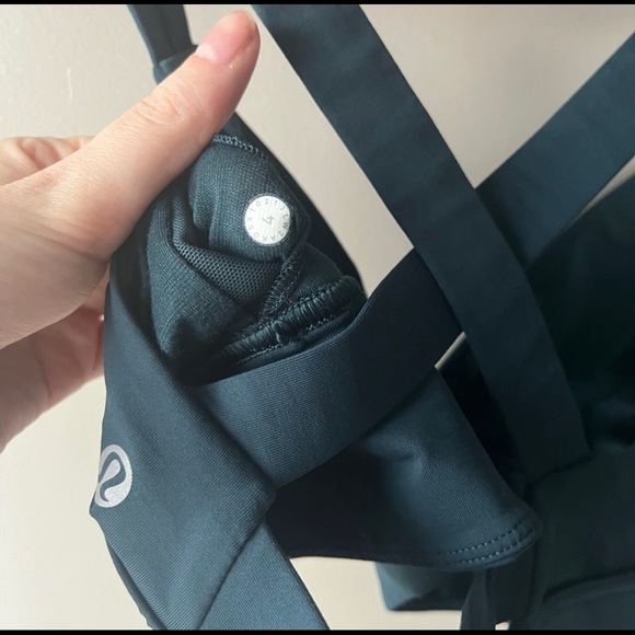 Lululemon Sports Bra (NWOT) - Picture 9 of 10